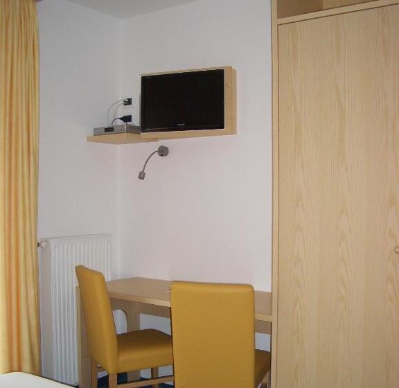اتاق استاندارد یک تخته با بالکن, Garni Hotel Pichler