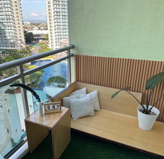 اتاق استاندارد با بالکن, Azure Paranaque Staycation