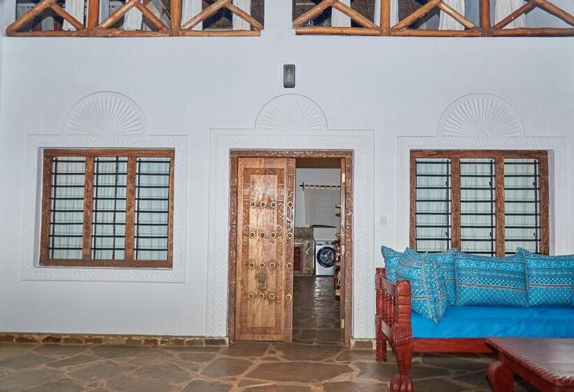 اتاق لوکس با تخت بزرگ, Beach Way Villa