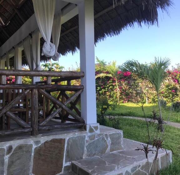 اتاق استاندارد با بالکن, Beach Way Villa