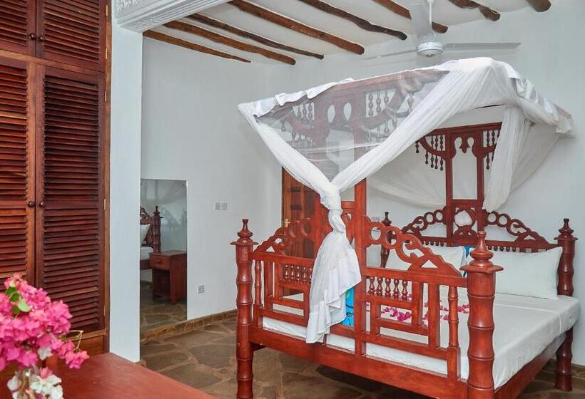 اتاق لوکس با تخت بزرگ, Beach Way Villa