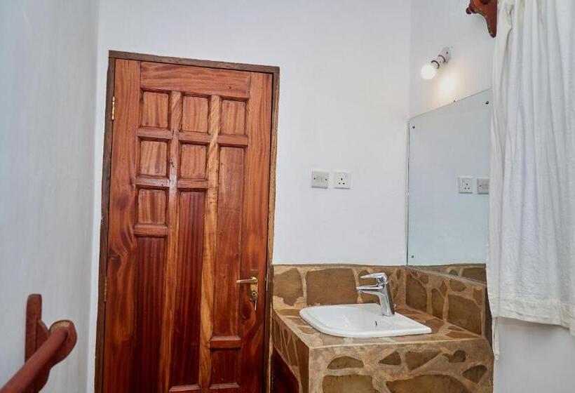 اتاق استاندارد با بالکن, Beach Way Villa