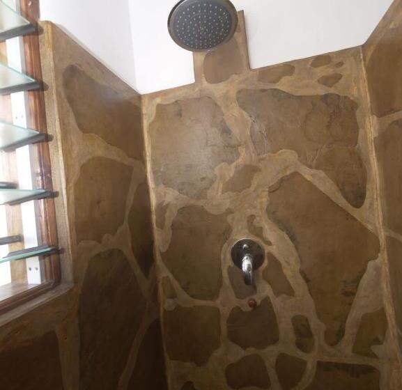 اتاق لوکس با تخت بزرگ, Beach Way Villa