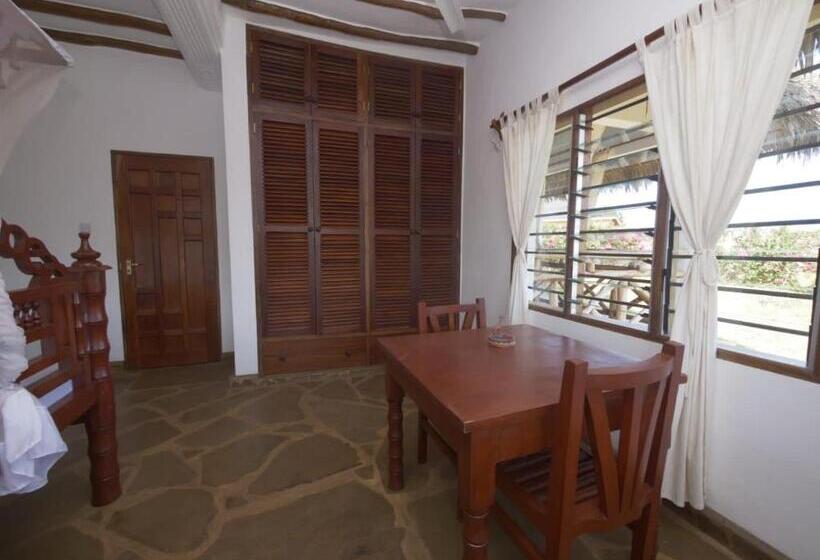 اتاق لوکس با تخت بزرگ, Beach Way Villa