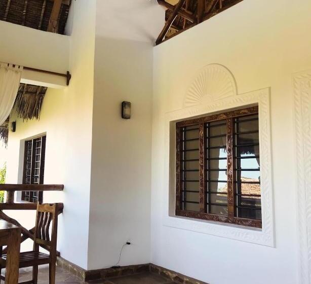 اتاق لوکس با تخت بزرگ, Beach Way Villa