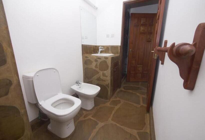 اتاق استاندارد با بالکن, Beach Way Villa