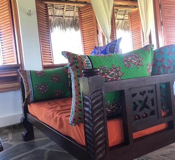 اتاق استاندارد با بالکن, Beach Way Villa