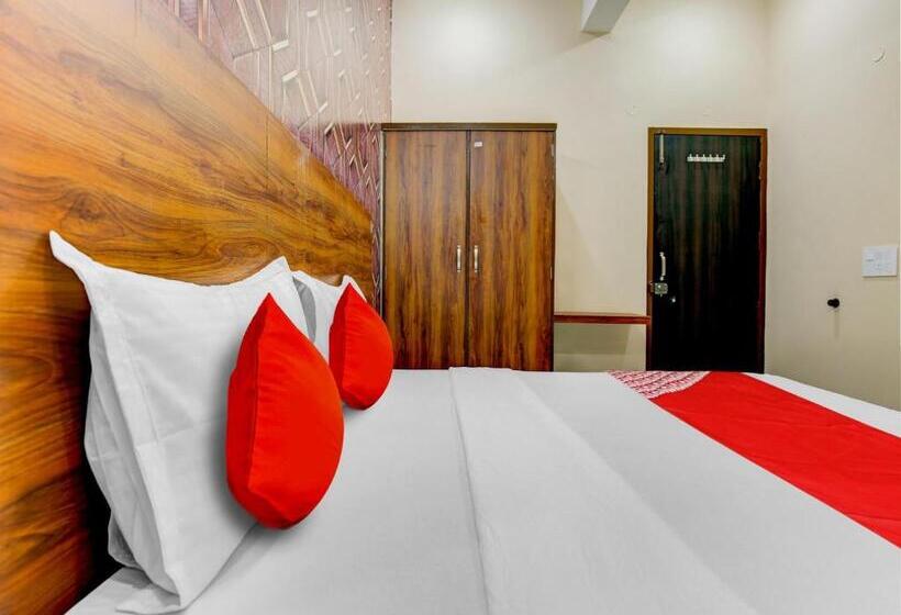 חדר קלאסי לשלושה, O Gg Residency