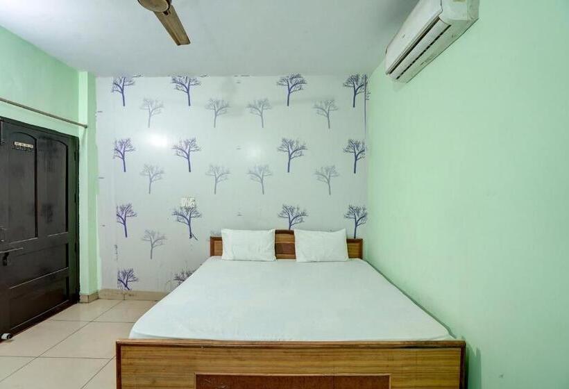 三人经典房间, Oyo Crown Guest House