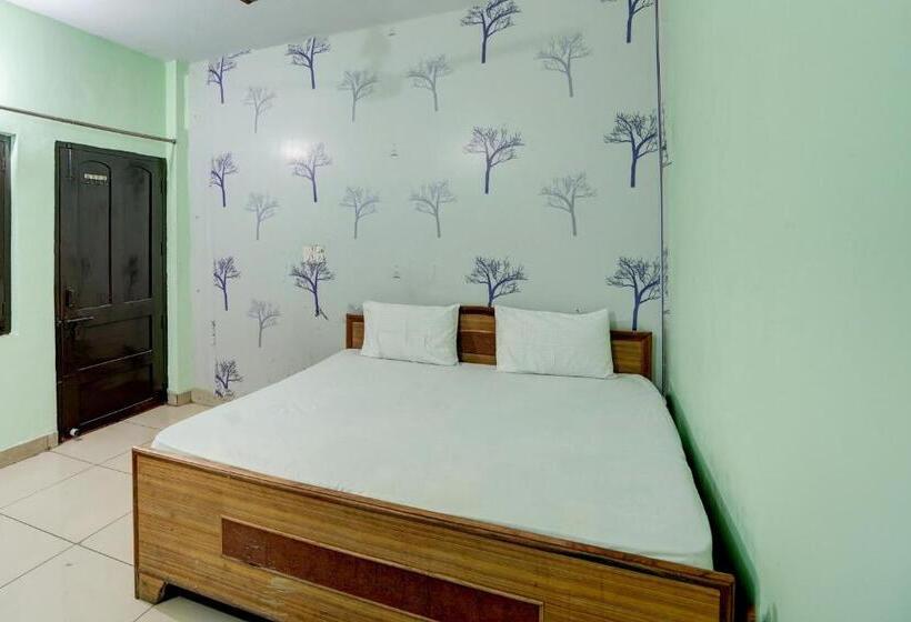 חדר קלאסי לשלושה, Oyo Crown Guest House