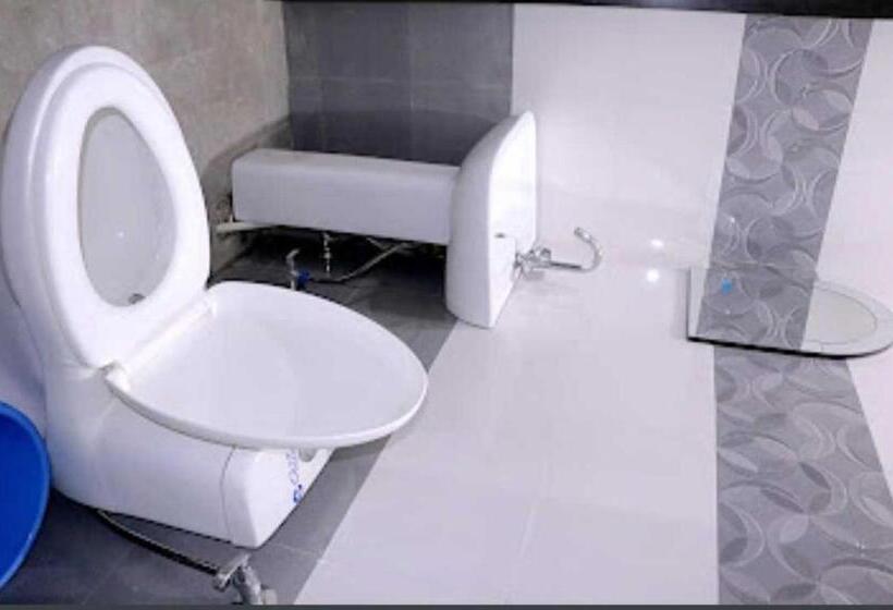 트리플 클래식 룸, Oyo Palace