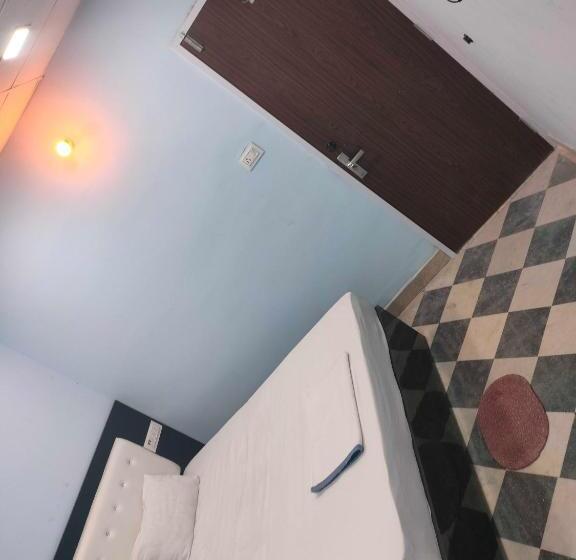 트리플 클래식 룸, Oyo Palace