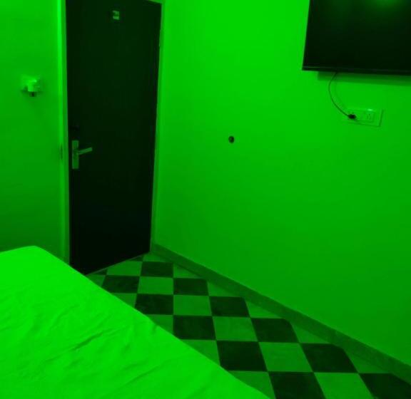 트리플 클래식 룸, Oyo Palace