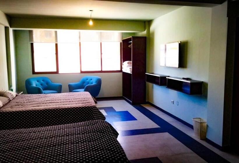 Camera Quadrupla Standard, Posada Mia Copacabana