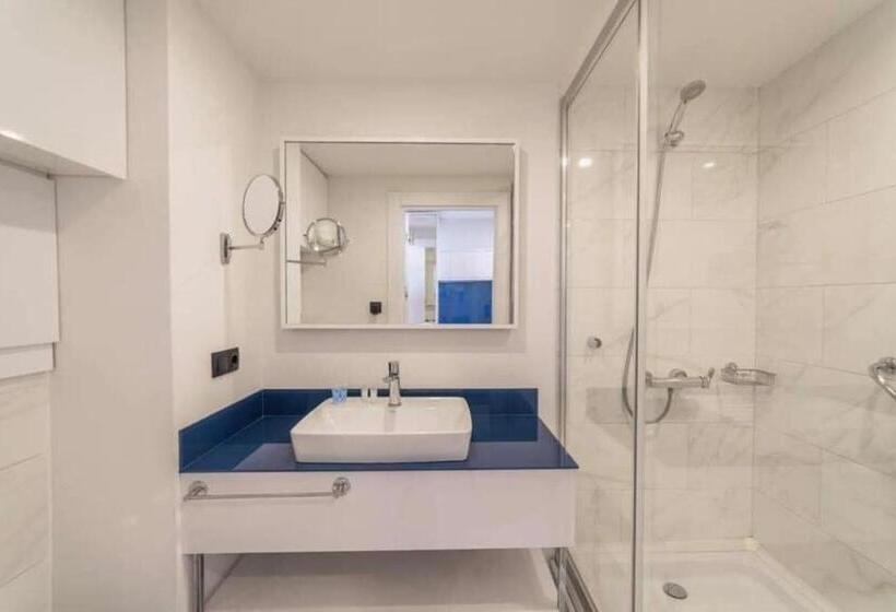 スタンダードスタジオ, Orbi City Batumi Downtown