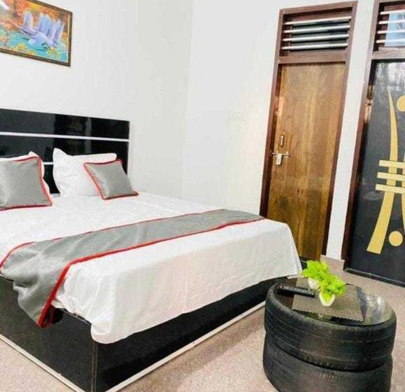 غرفة كلاسيكية ثلاثية, Oyo E Hotel Ansal