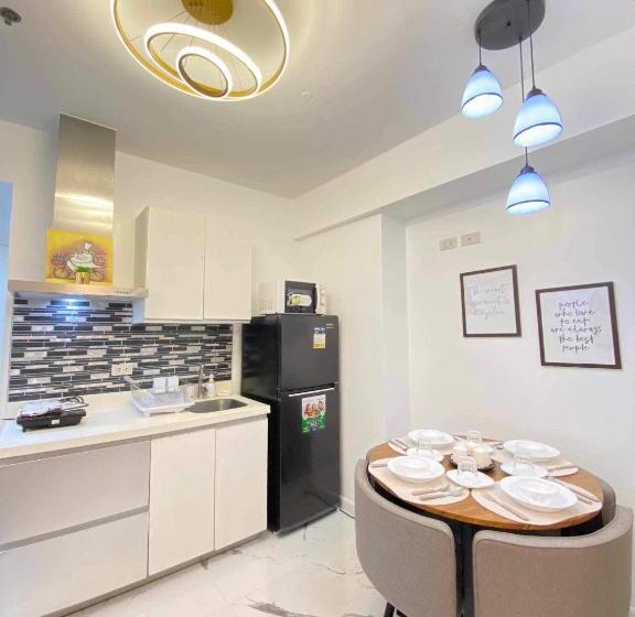 スイート（家族用）, Azure Urban Resort   City View 1br   Ps4, Billiards, Netflix, Karaoke