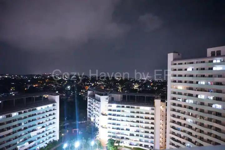 استودیو استاندارد با بالکن, Studio Condo Unit   The Residences @ Commonwealth Qc