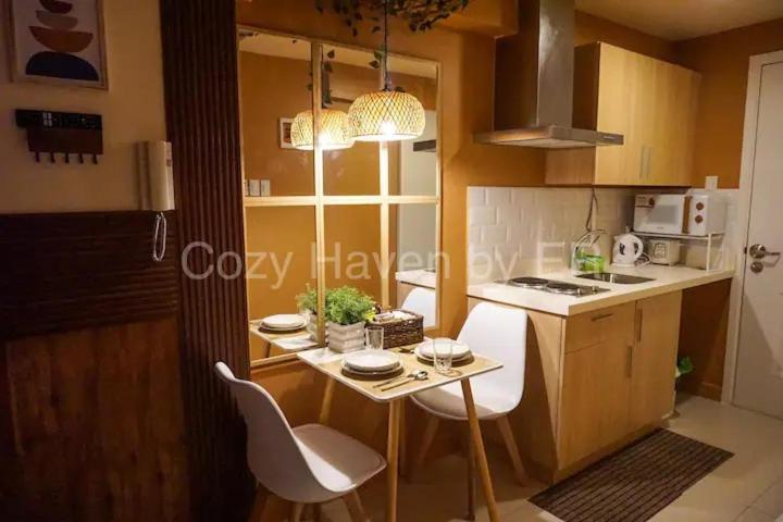 استودیو استاندارد با بالکن, Studio Condo Unit   The Residences @ Commonwealth Qc