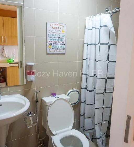 استودیو استاندارد با بالکن, Studio Condo Unit   The Residences @ Commonwealth Qc