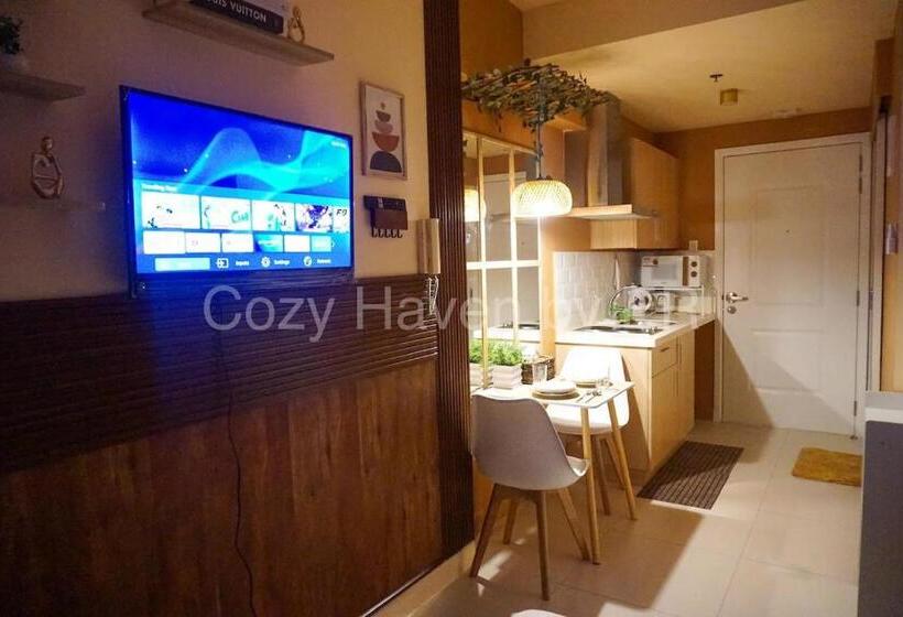 استودیو استاندارد با بالکن, Studio Condo Unit   The Residences @ Commonwealth Qc