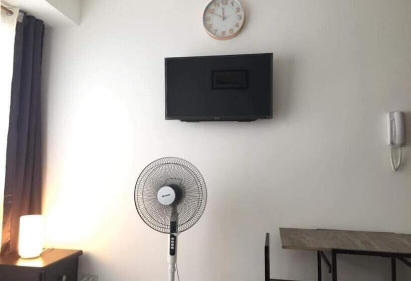 带1个卧室的带阳台的公寓, The Residences At Commonwealth Roxas East