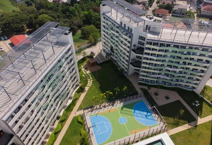 带1个卧室的带阳台的公寓, The Residences At Commonwealth Roxas East