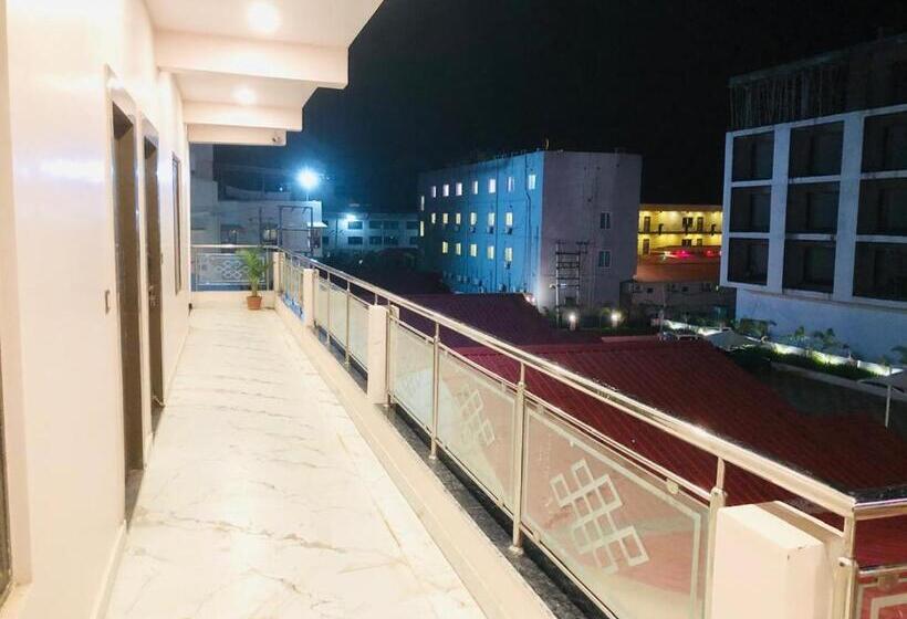 プールビュースタンダードルーム, Tropicana Beach Resort, Mandarmani