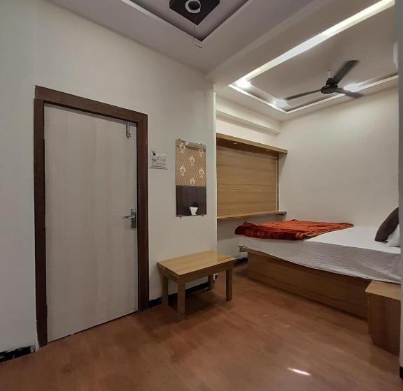 Номер Economy, U2 Hotel Wizard Palace