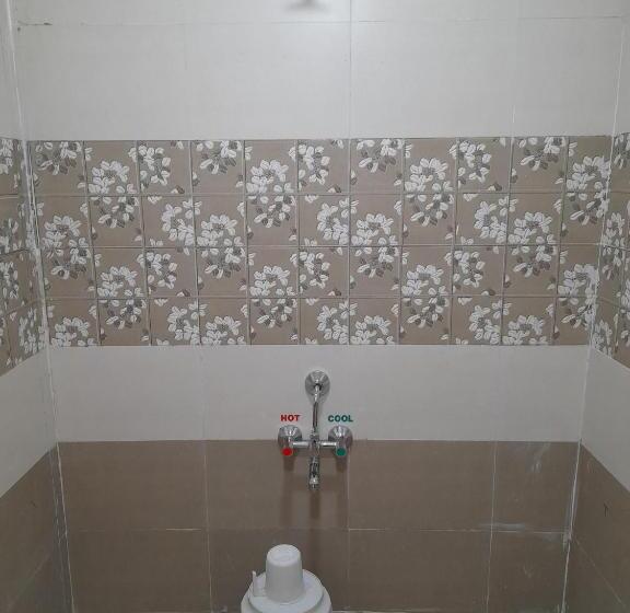 이코노미 룸, U2 Hotel Wizard Palace