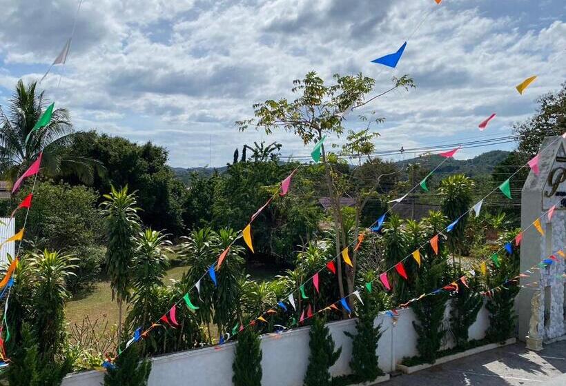 غرفة ديلوكس ثلاثية, พาราไดซ์รีสอร์ต สังขละบุรี Paradise Resort At Sangkhlaburi