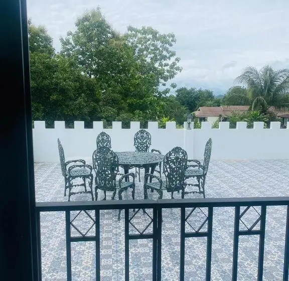Standard Triple Room with Terrace, พาราไดซ์รีสอร์ต สังขละบุรี Paradise Resort At Sangkhlaburi