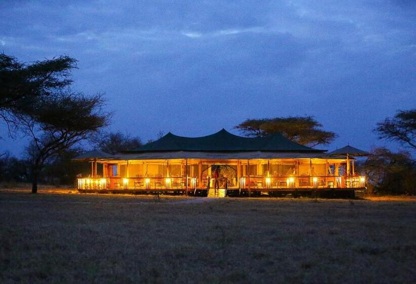 اتاق لوکس سه تخته, Explore Serengeti Tented Camp