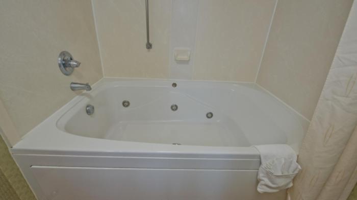 Люкс Кровать Кинг, Russell Inn And Suites