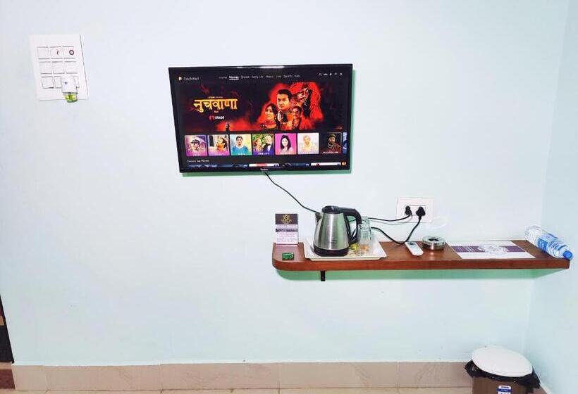 Номер Deluxe, Shagun Banquet &