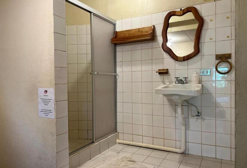 발코니가 있는 4인용 스탠다드 룸, Tajalin