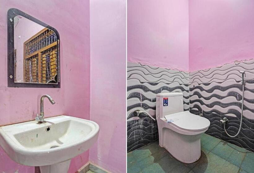 Трехместный Номер Классика, Oyo 82187 Divine Inn Hotel And Guest House