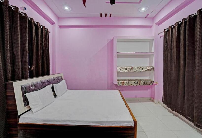 Трехместный Номер Классика, Oyo 82187 Divine Inn Hotel And Guest House