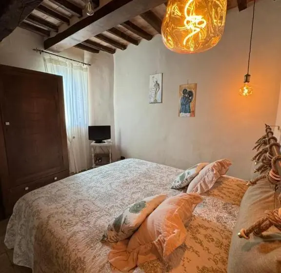 スタンダードルーム, Sforza House