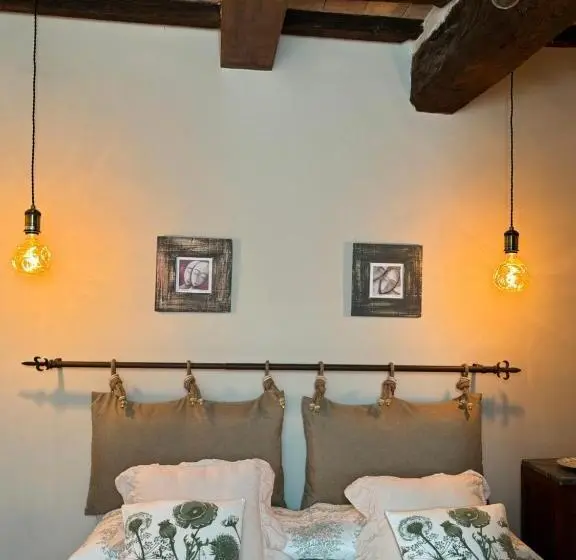 スタンダードルーム, Sforza House