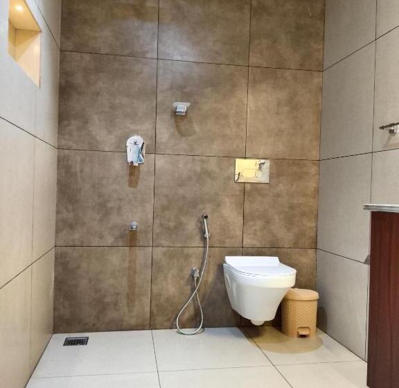 Standard Triple Room with Balcony, The Reds Heritage