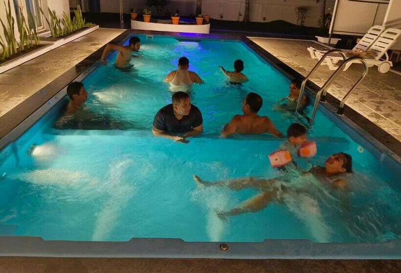 Standard Room Pool View, The Reds Heritage