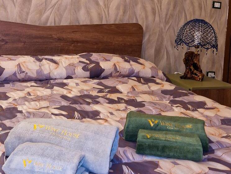 Номер Стандарт Совместная Ванная, Wine House