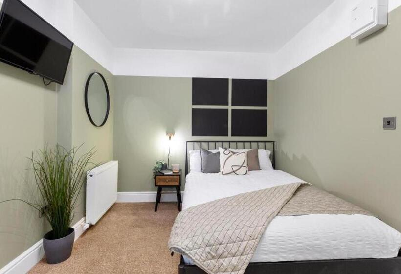 إستوديو قياسى, Birkenhead Apart