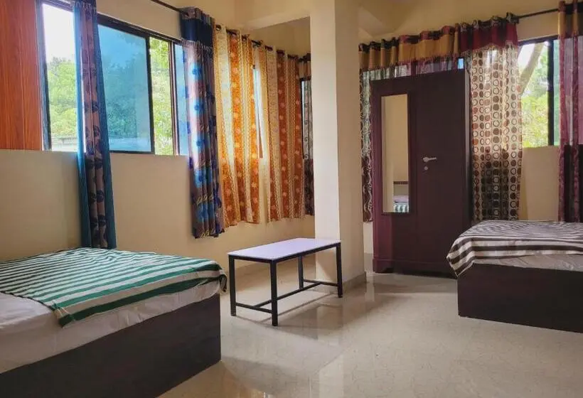 Deluxe Kolmen Hengen Huone, Green Castle Residency