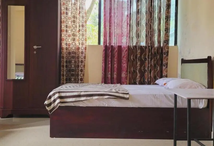 Deluxe Kolmen Hengen Huone, Green Castle Residency