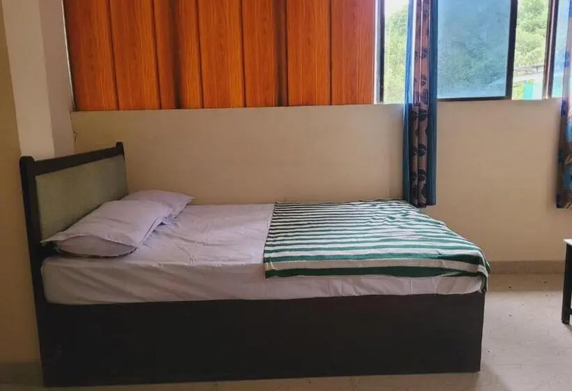 Deluxe Kolmen Hengen Huone, Green Castle Residency