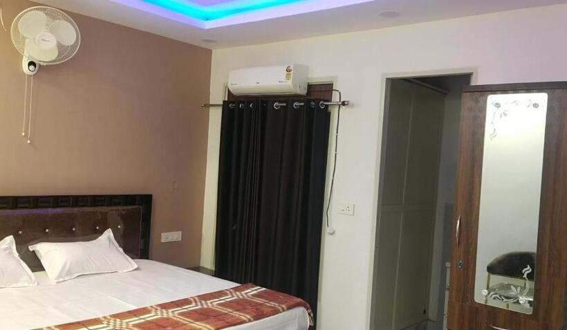 豪华家庭房间, Almond