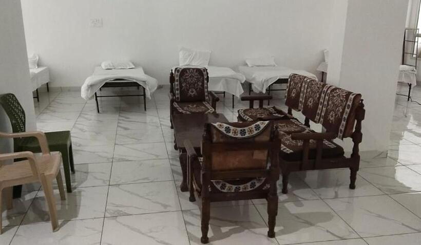 共用房间的床, Almond