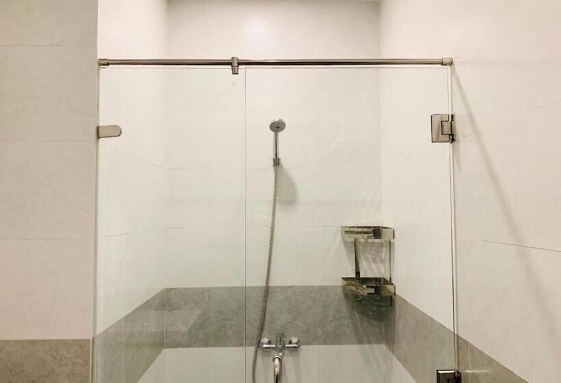 اتاق خانوادگی, Ngọc Mai